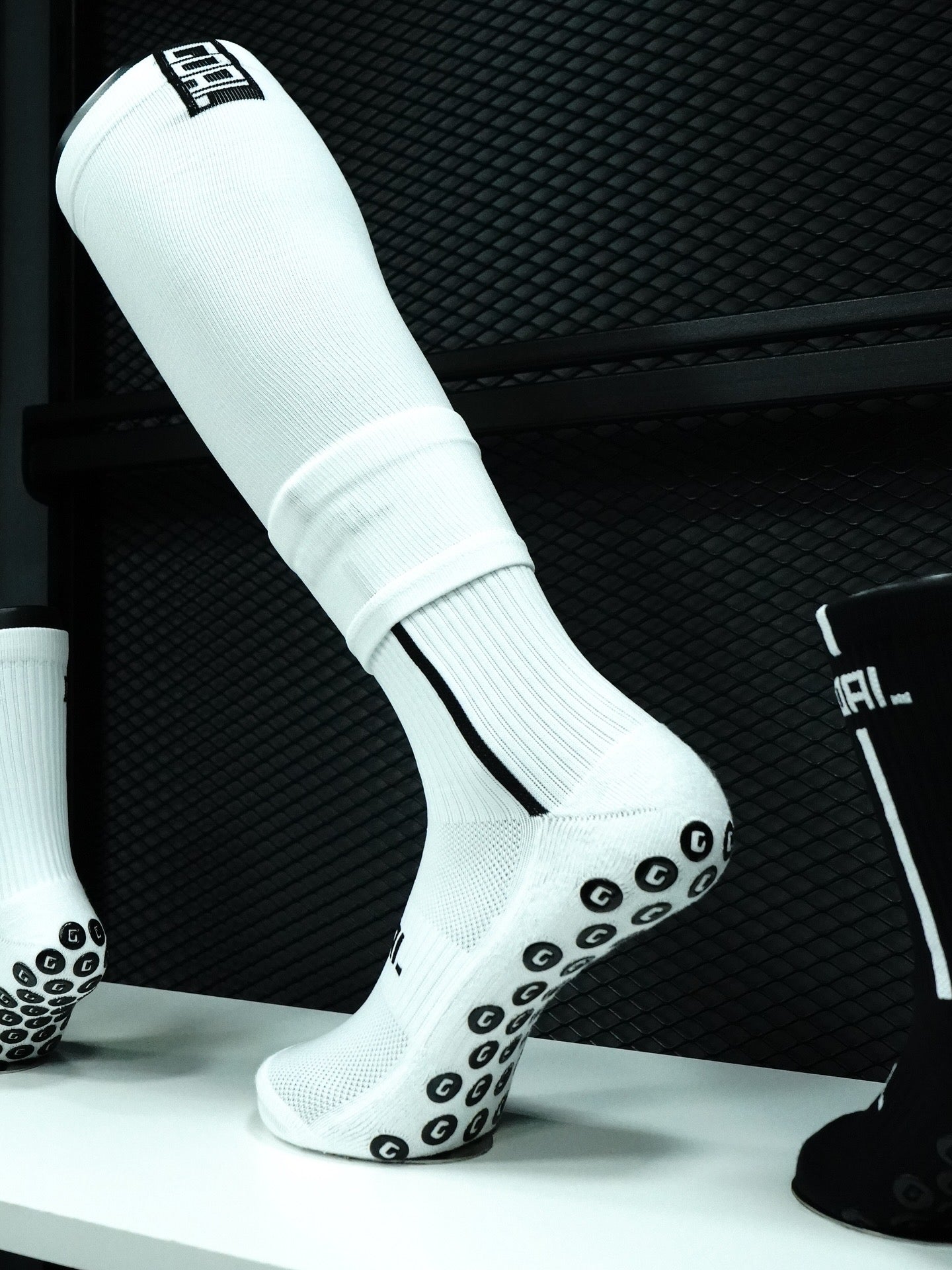 GRIP SOCKS + CALF SLEEVES
