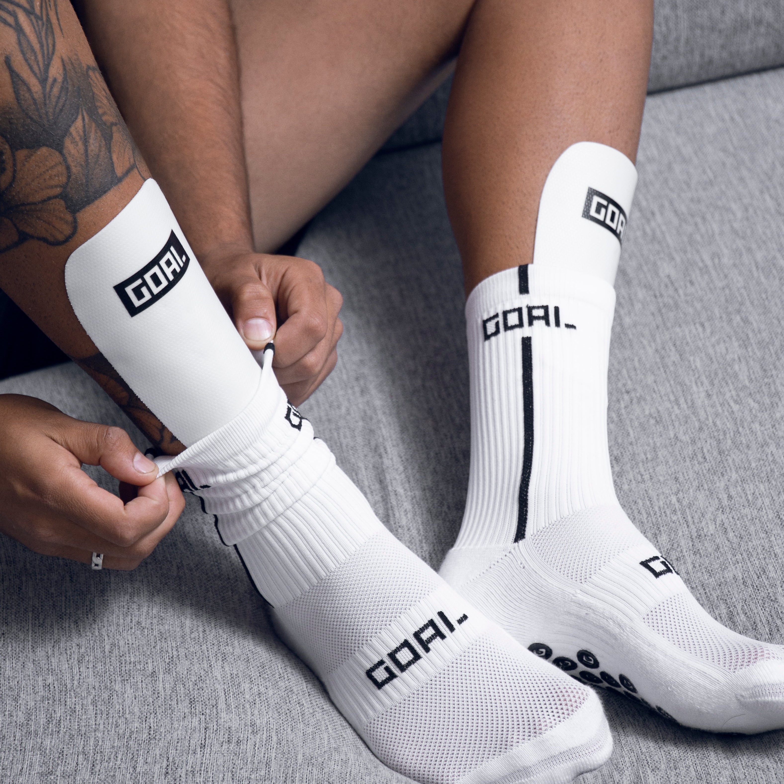 MOULDABLE SHIN GUARDS