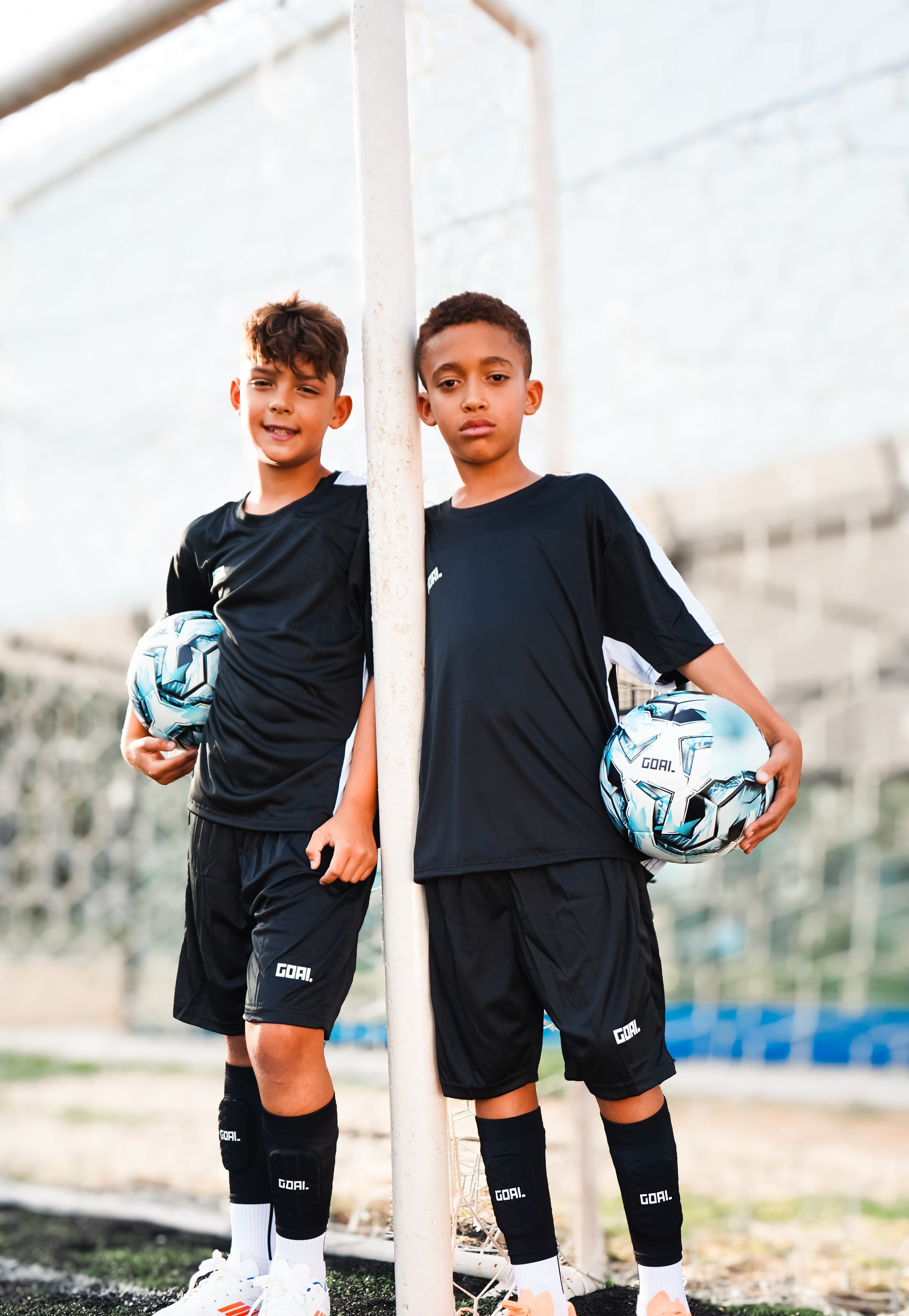 BACK TO SEASON 
UP TO 60% OFF